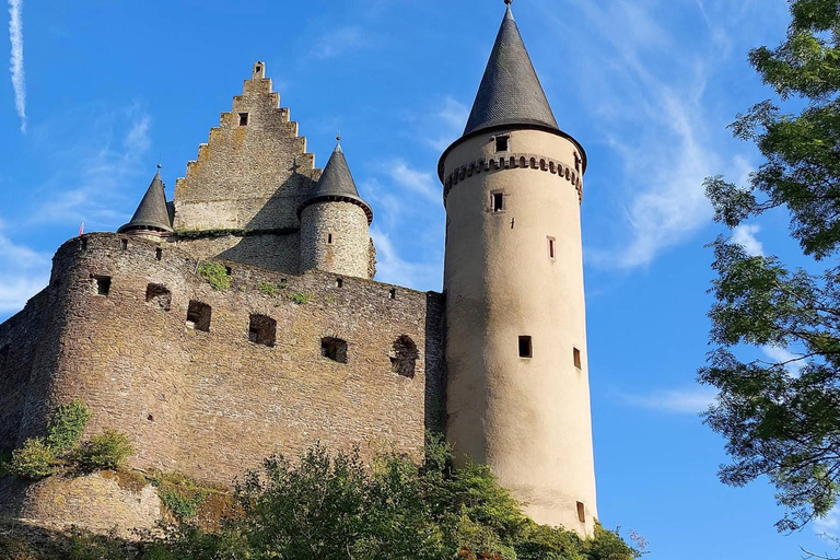 Luxembourg: Vianden Castle Guided Tour with Transfer