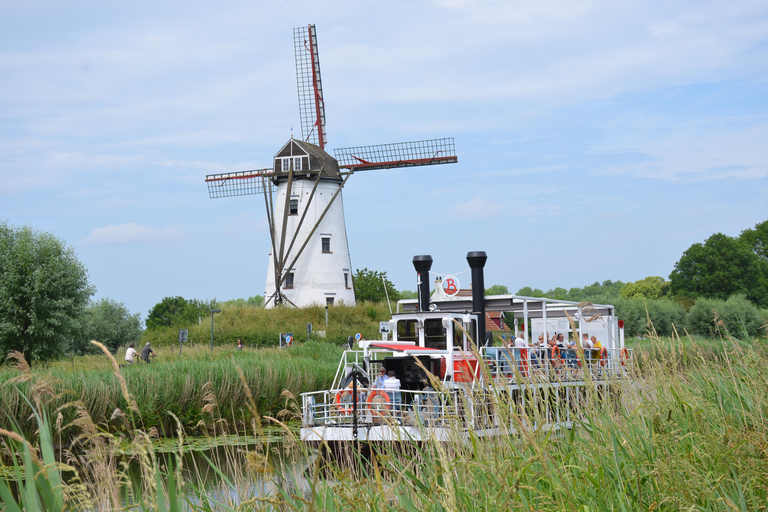 Boat trip & wine tour in Bruges