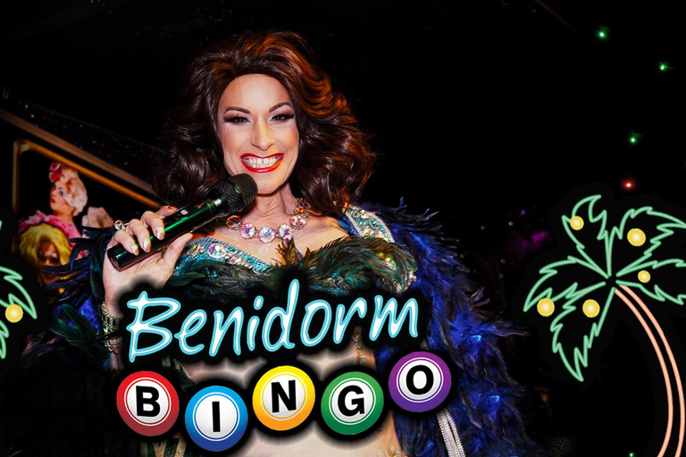 O que estás a fazer? FunnyBoyz Benidorm Bingo Cabaret ShowVista limitada: Apenas em pé