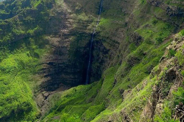 Wyspa Santiago: Wycieczka Serra Malagueta i dolina Gongon z piknikiemWyspa Santiago: Wycieczka Serra Malagueta + Dolina Gongon z piknikiem