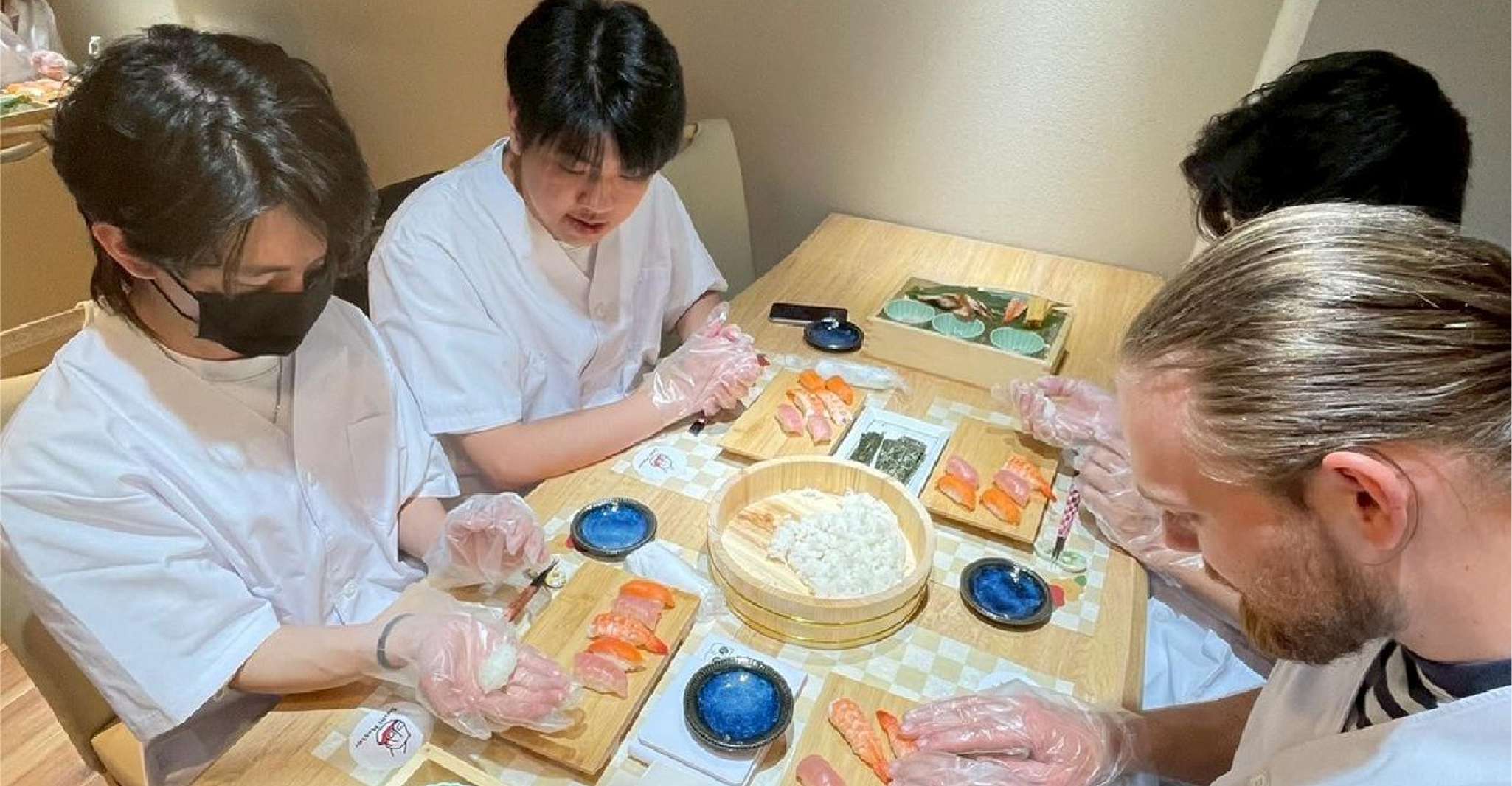 Kyoto: Hands-on Sushi Making Experience photo 12