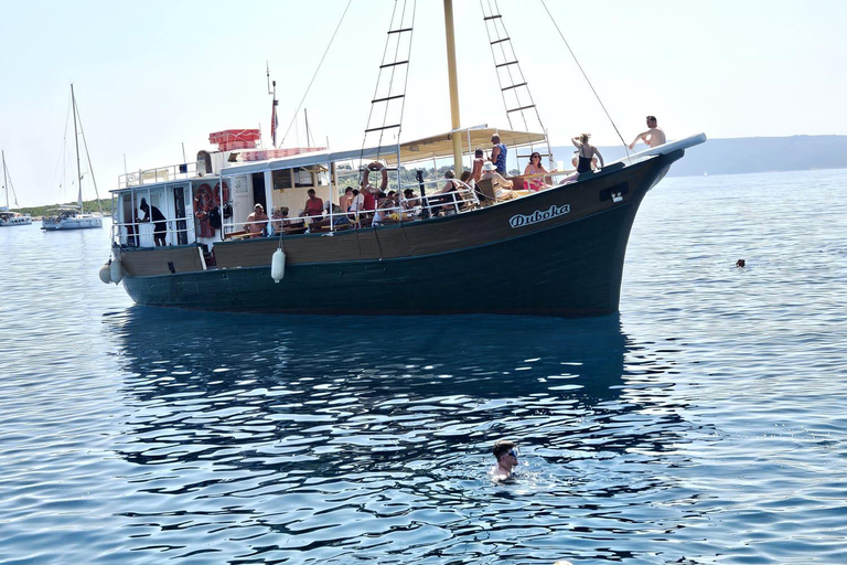 From Trogir: Three Island Boat Tour with Blue Lagoon & Lunch