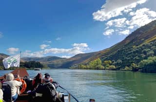 Porto: Tour im Douro-Tal mit Bootsfahrt, 2 Weingütern & Mittagessen