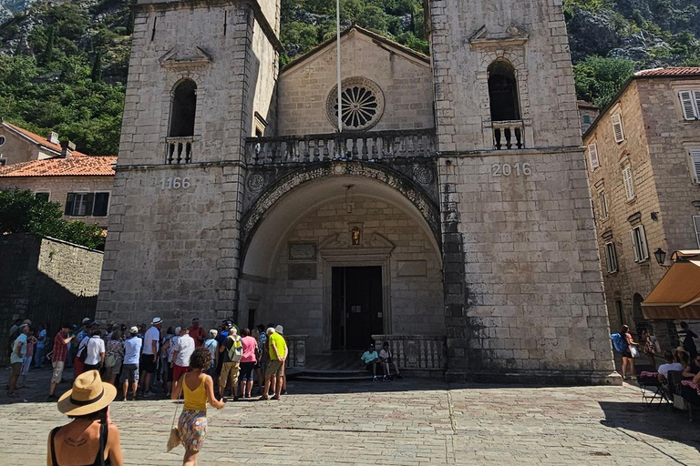 Bespoke Montenegro Premium Tour with Scenic Bay Drives