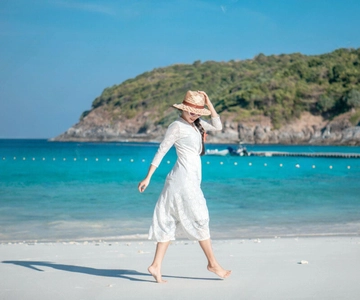 Phuket: Racha and Banana Beach by Speedboat with Lunch