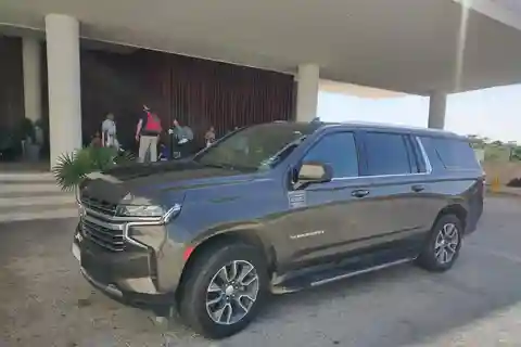 Cancun: One-Way or Roundtrip Private Luxury Transfer
