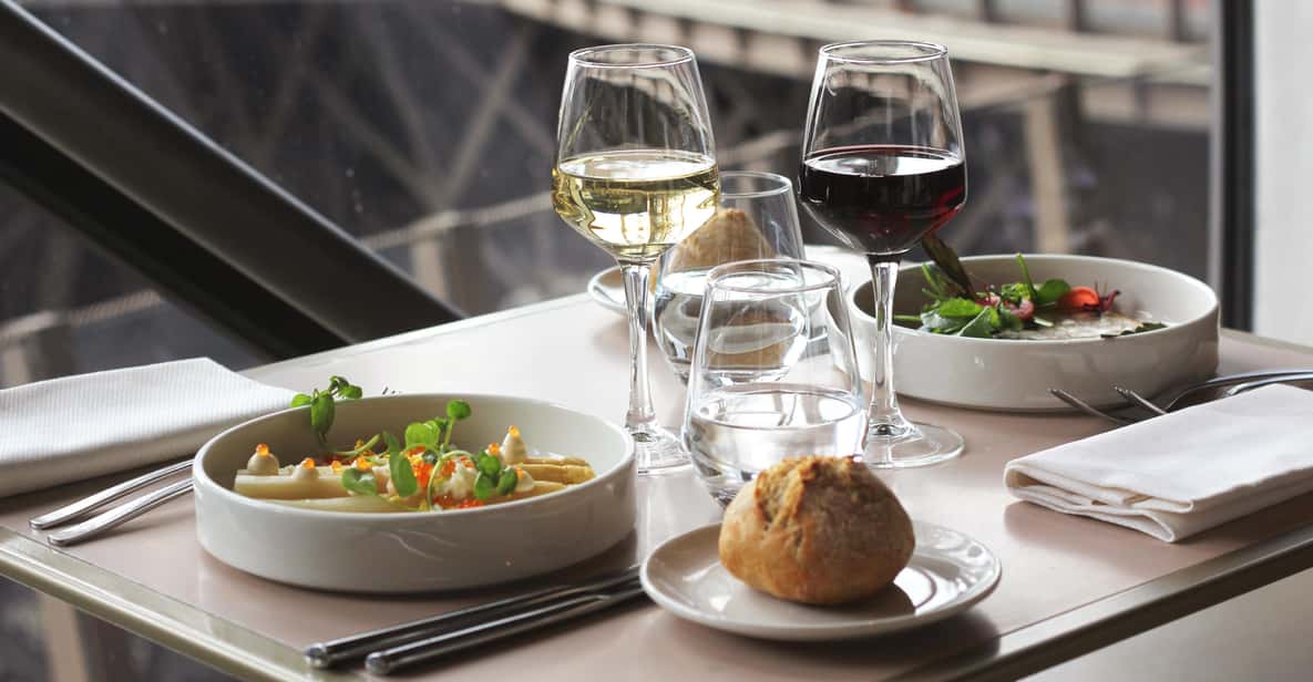 Afbeelding 18 van Parijs: Madame Brasserie in de Eiffeltoren – 3-gangenlunch om 13:30 uur