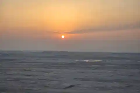 Doha Sonnenaufgang/Sonnenuntergang oder nächtliche Sternensafari in der Wüste.