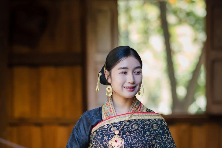 Luang Prabang: Traditional Lao Costume Rental & Photoshoot Full Cultural Experience: Costume, Photoshoot & Workshop