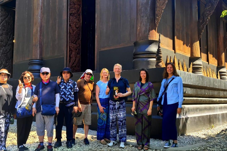 Chiang Rai:Guided Highlights Full-Day Tour-FREE LUNCH BUFFET Experience the Wonders of Chiang Rai with Free Thai Buffet