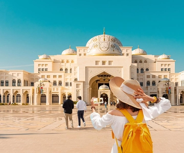 Dubai: Sheikh Zayed Mosque & Qasr Al Watan Tour with Pickup