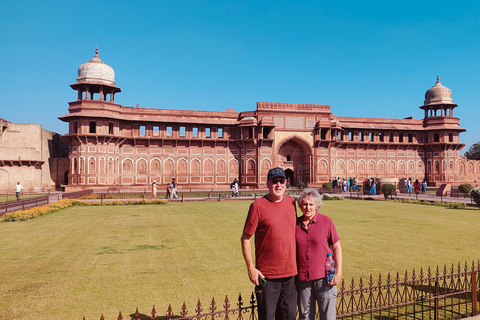 Da Jaipur: Tour privato dell&#039;alba di Tajmahal e della città di Agra in autoAuto AC con autista e guida + drop Jaipur o Delhi