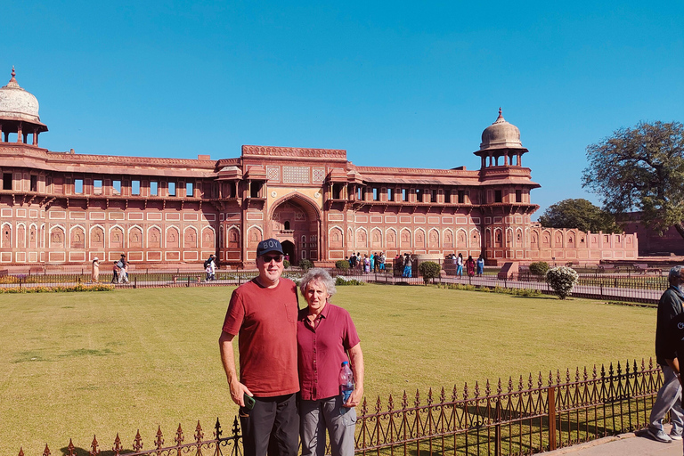 Da Jaipur: Tour privato dell&#039;alba di Tajmahal e della città di Agra in autoAuto AC con autista e guida + drop Jaipur o Delhi