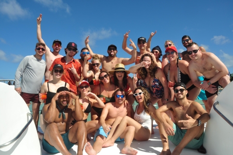 Punta Cana: privébootcruise met drankjes en snacksPunta Cana: partyboot, snorkelen en natuurlijke zwembadcruise