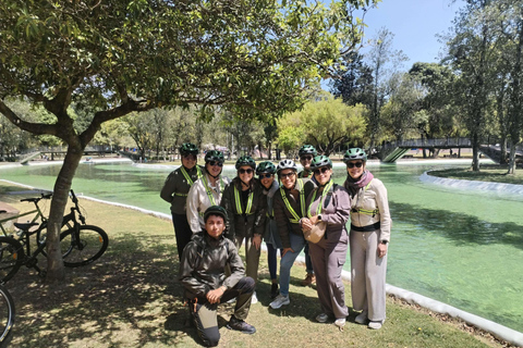 TOUR URBANO IN BICICLETTA DI QUITOTOUR IN BICICLETTA PER LA CITTÀ DI QUITO