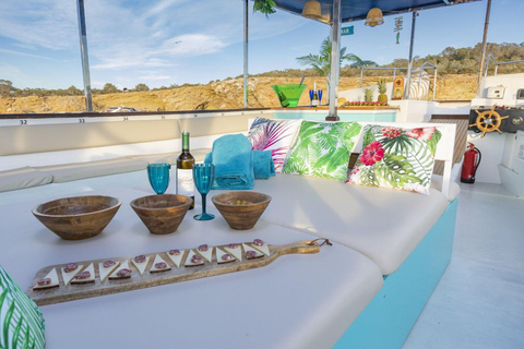 Ibiza : Excursion en bateau privé, Open Bar Tapas et sports nautiques gratuits