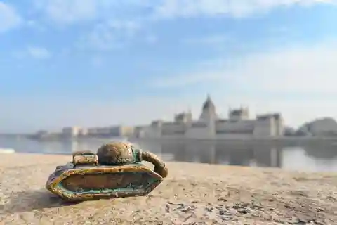 Budapest: Kolodko Mini Statue Bike Tour