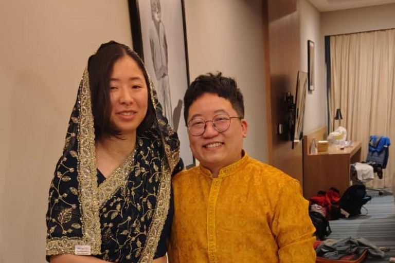 Wedding Wear & Bollywood Glam Shopping Tour (Women-Led Tour) Wedding Wear & Bollywood Glam Shopping Tour (Half-Day Tour)