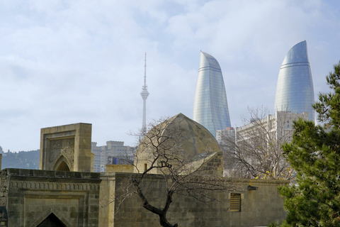 Baku: Tour della città vecchia di Icherisheher e del centro cittàBaku: la città vecchia di Icherisheher e il centro di Baku