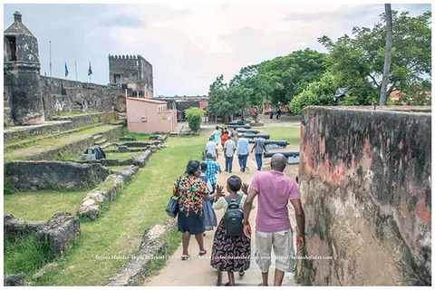 Arusha : visite touristique à pied de la ville avec des guides régionaux.