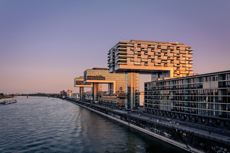 Fotografia o zachodzie słońca i w niebieskiej godzinie – spacer fotograficzny po KoloniiFotografia zachodu słońca i niebieskiej godziny – spacer fotograficzny po Kolonii