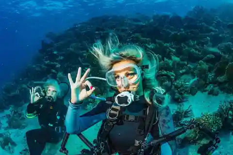 Antalya/Kemer: Scuba Diving with Pickup, Lunch, and 2 Dives