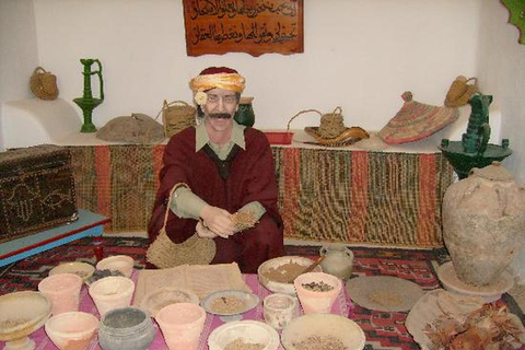 Djerba: Guellala Museum, Heritage, Photo Session, and Sunset Djerba: Discover Djerba's Traditions with a Photo Shoot