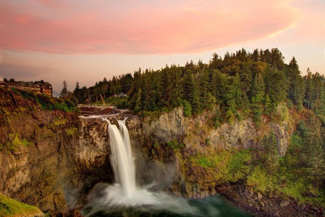 Visit Seattle/Tukwila Snoqualmie Falls and Leavenworth Day Trip in Seattle, Washington
