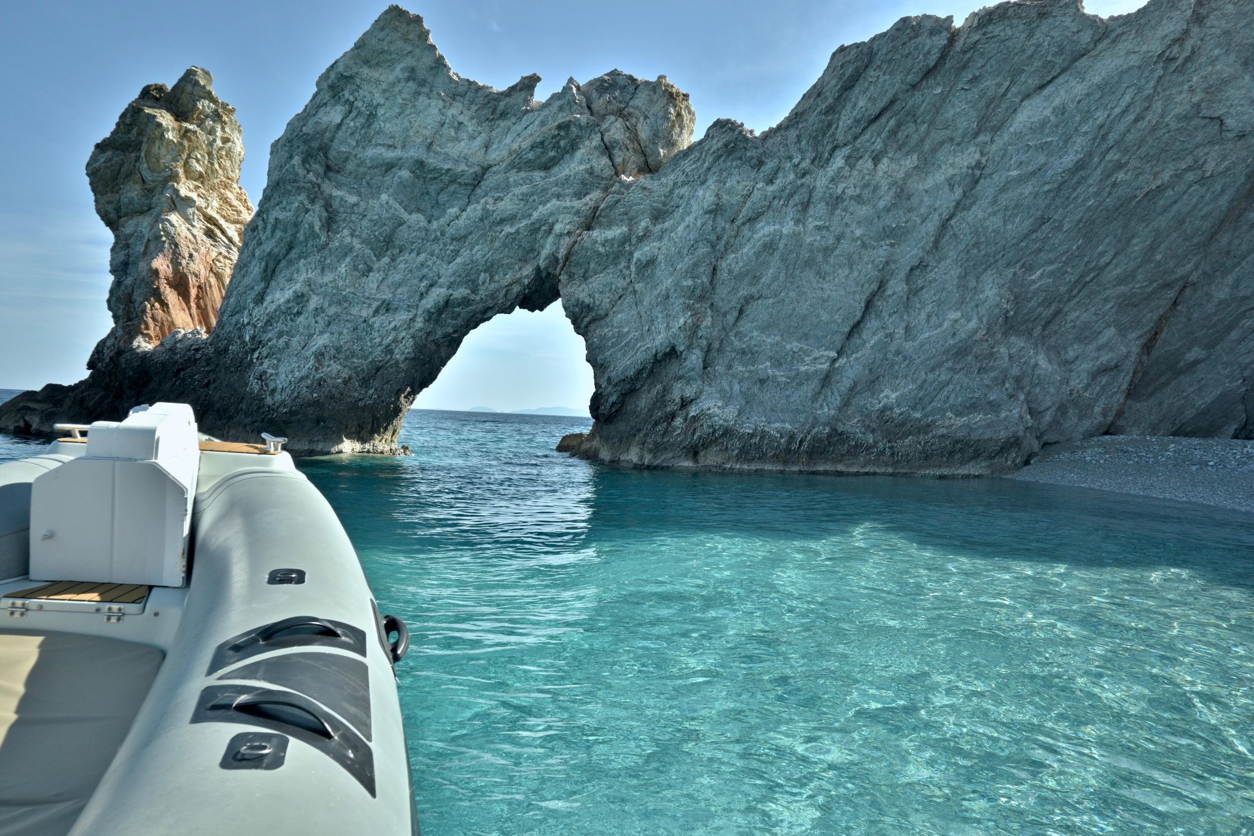 Bootstour mit einem Schnellboot zum Lalaria-Strand und zu den Blauen Höhlen