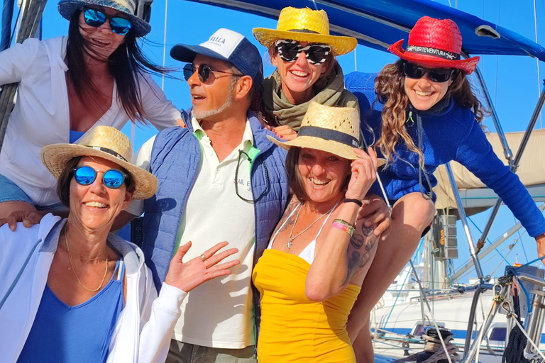 FUERTEVENTURA: PRYWATNA WYCIECZKA ŻAGLOWCEM WOKÓŁ WYSPY LOBOSCORRALEJO: PRYWATNA WYCIECZKA ŻEGLARSKA WOKÓŁ WYSPY LOBOS