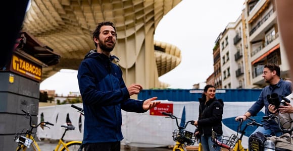 Sevilla: Fietstour in het Nederlands met Lokale Gids