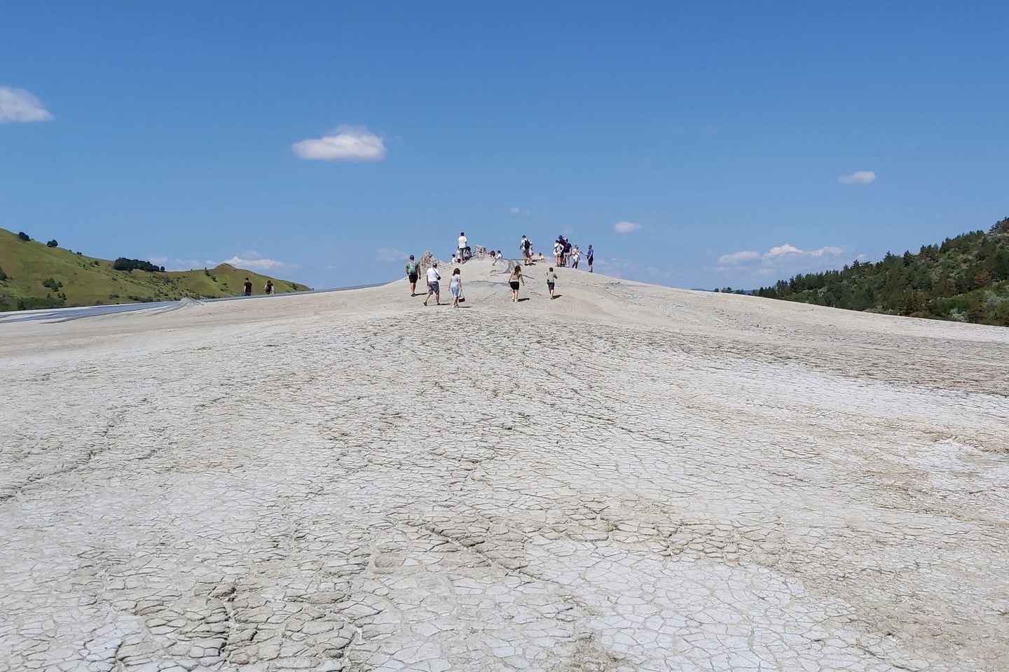 Buzau: Volcanes de Lodo, Montaña de Sal y Piedras Extrañas