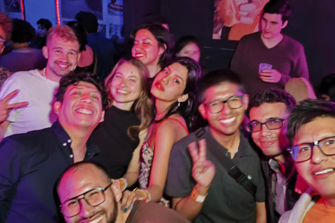 Arequipa: Pub Crawl com entrada sem fila e bebidas