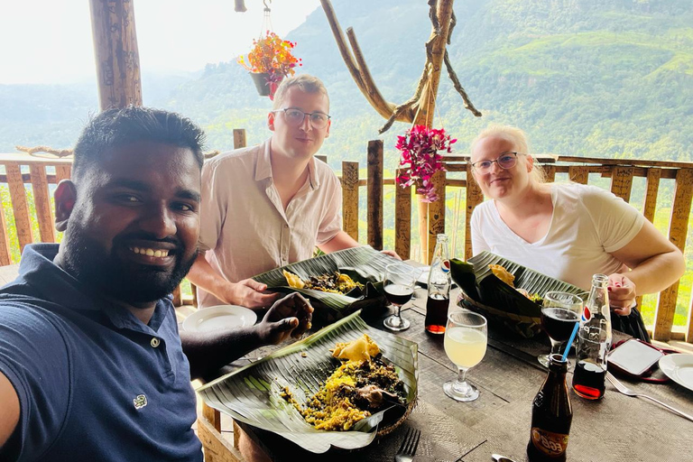 Vanuit Colombo: Dagtocht Kandy en Pinnawala met lunch