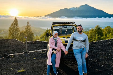 Bali: Mount Batur Shared Sunrise Jeep & Natural Hot Springs Sunrise Jeep Tour & Hot Spring with Round Transfers