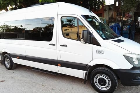 Private Transportation: Cancun Airport to Cancun Hotel Zone / Downtown