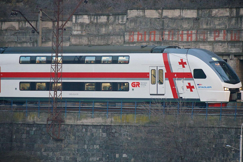 Train de l&#039;aéroport de Kutaisi à Batumi