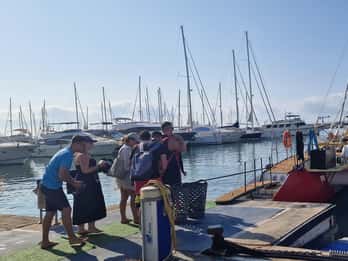 From Cambrils: catamaran 2h with drinks/bed balinese, swim.