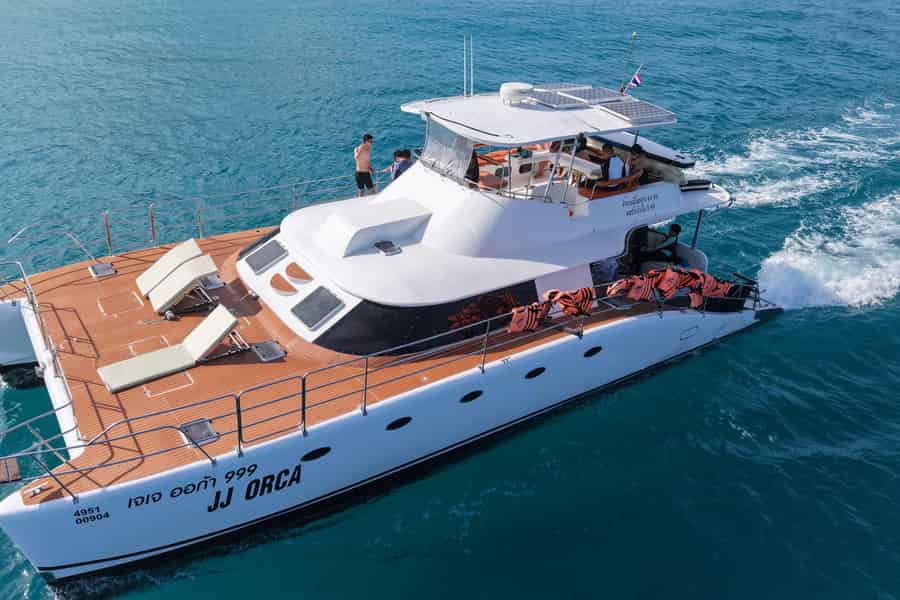 Phuket: Schnorcheln auf der Koralleninsel & Abendessen bei Sonnenuntergang in Promthep. Foto: GetYourGuide