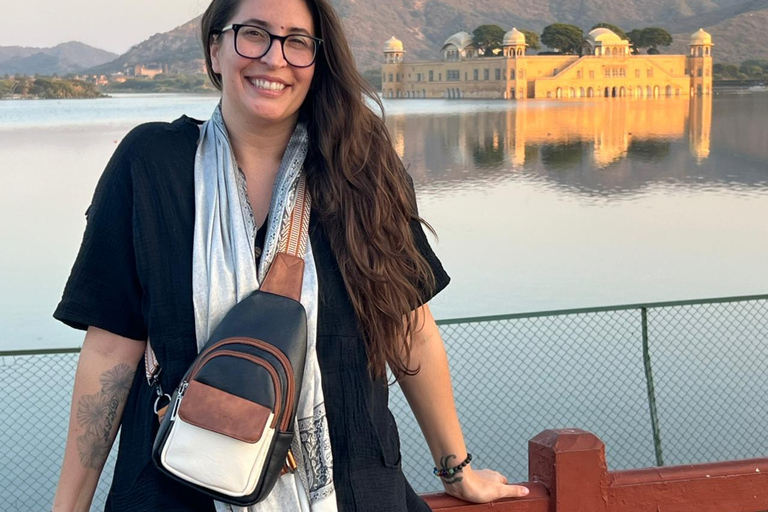 Private 6-Day Golden Triangle & Udaipur Luxury Tour Car + Guide + Monuments Tickets + 3 Star Accommodation