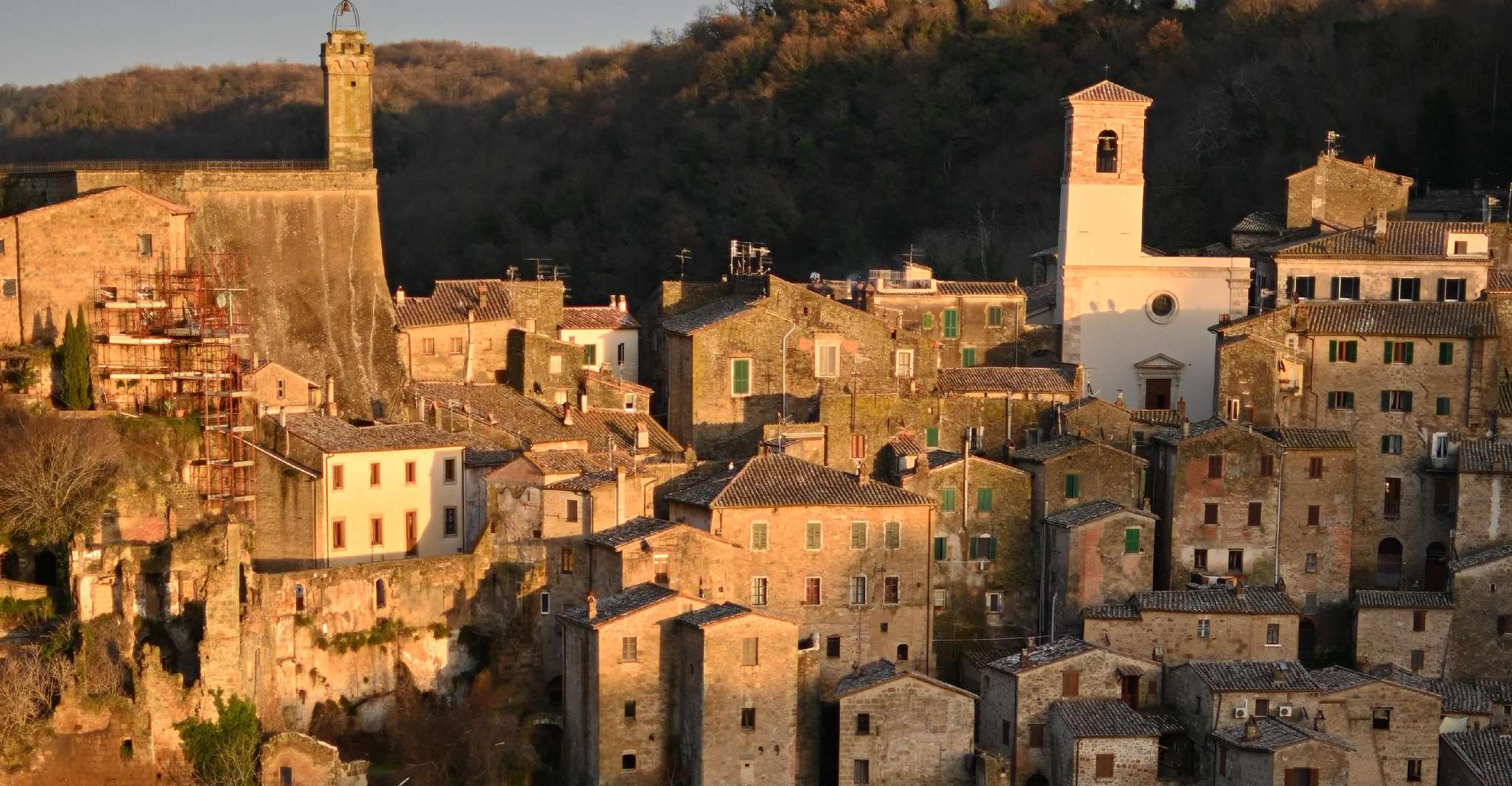 Sorano, la grotte de Vie et Cantina della Luce - Hizvo