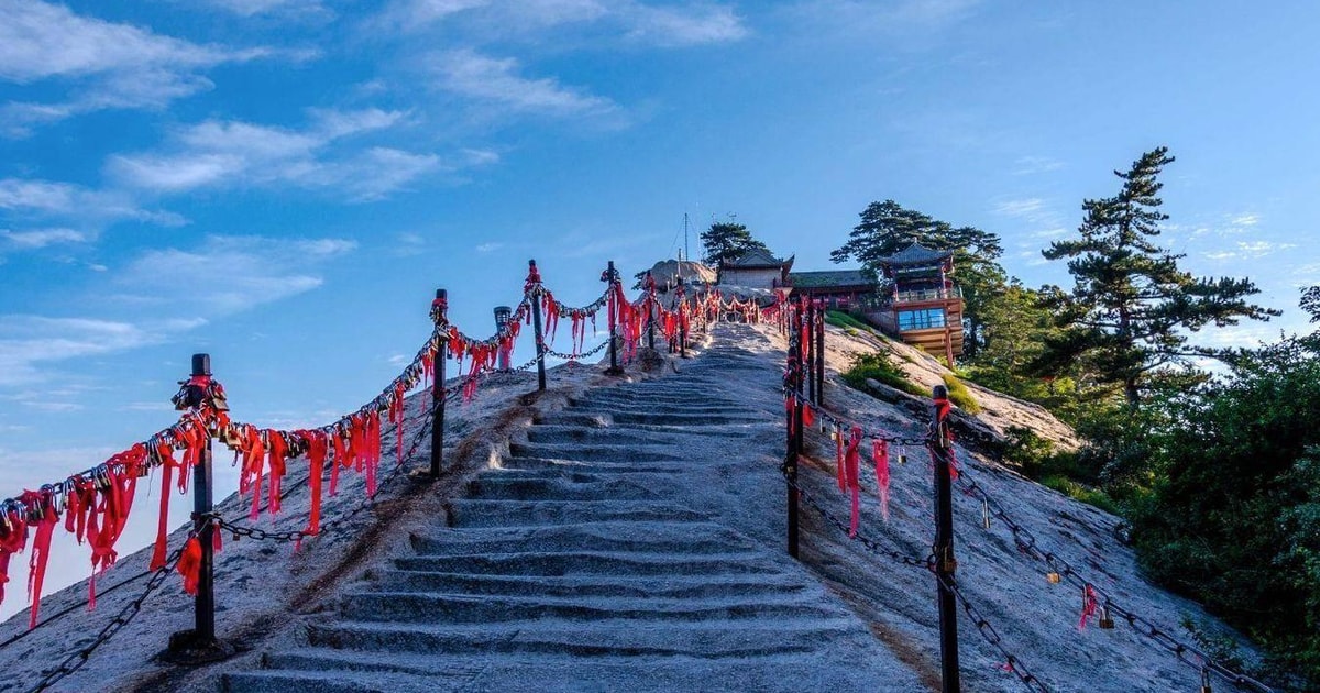 Xi'an:Private Mt.HuashanHiking Tour with Round-trip CableCar