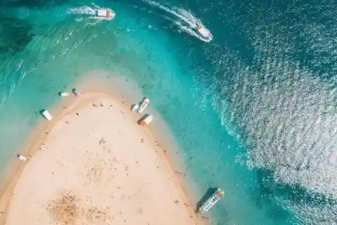 Zakynthos: Laganas Bay, Myzithres & Turtles Speedboat Tour
