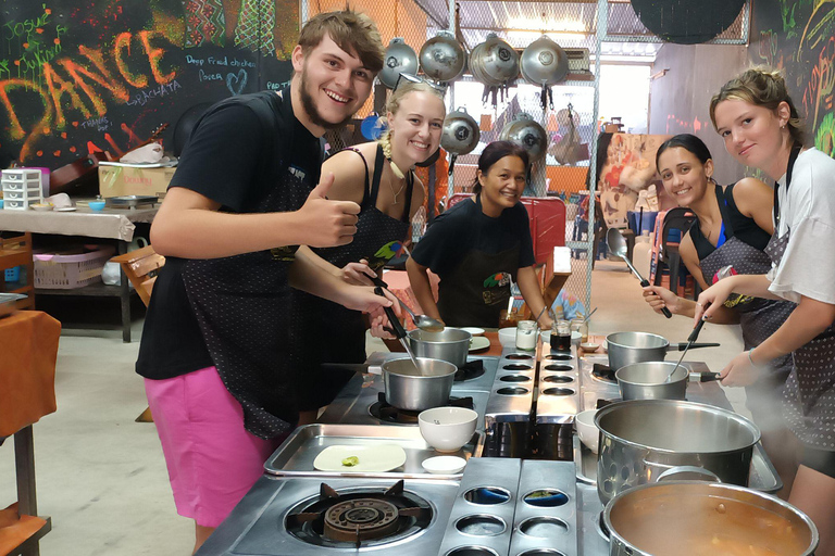 Krabi: Authentic Thai Cooking Class with a Meal