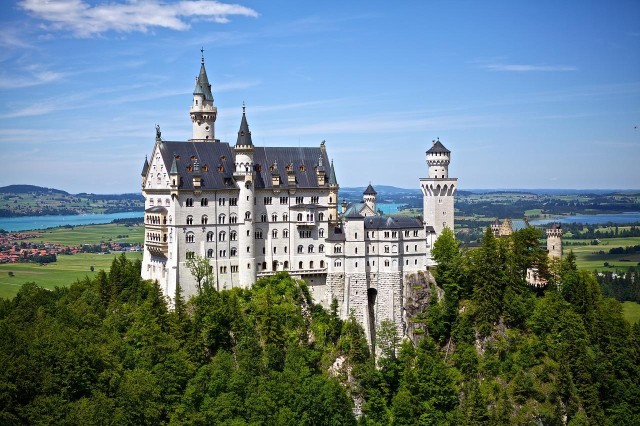 Visit Munich Daytrip to the castles Linderhof and Neuschwanstein in Bavarian Alps