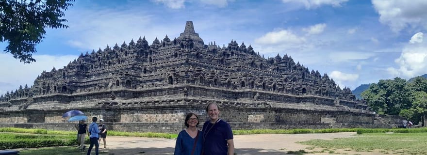 Visite privée de Borobudur depuis le port de Semarang (montée au sommet)