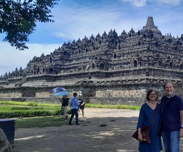 Borobudur privétour vanuit haven Semarang (Klim naar de top)