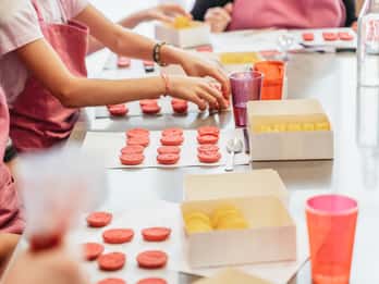 Paryż: Lekcja gotowania makaroników z szefem kuchni Pâtisserie Noémie