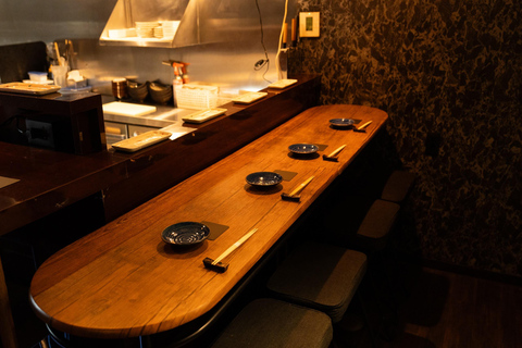 Degustación ilimitada de sake con degustación de sushi Omakase en TokioCata ilimitada de sake con 10 piezas de sushi omakase en Tokio