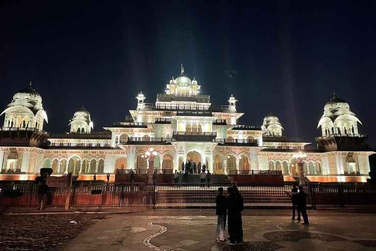 Jaipur: Evening Heritage Walk, Music with Food & Markets Small Group Evening Walk with Food & Markets